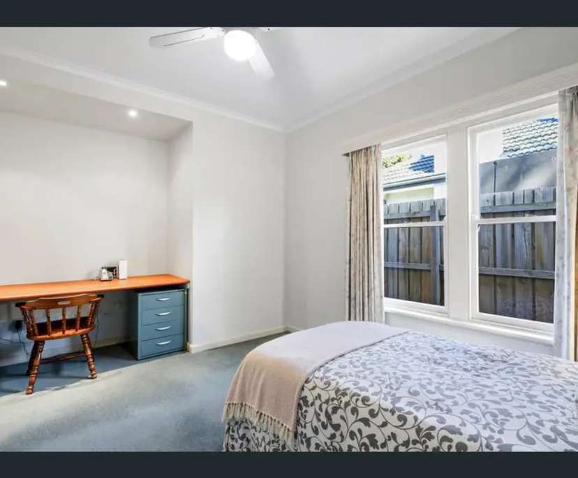 Room in a share house