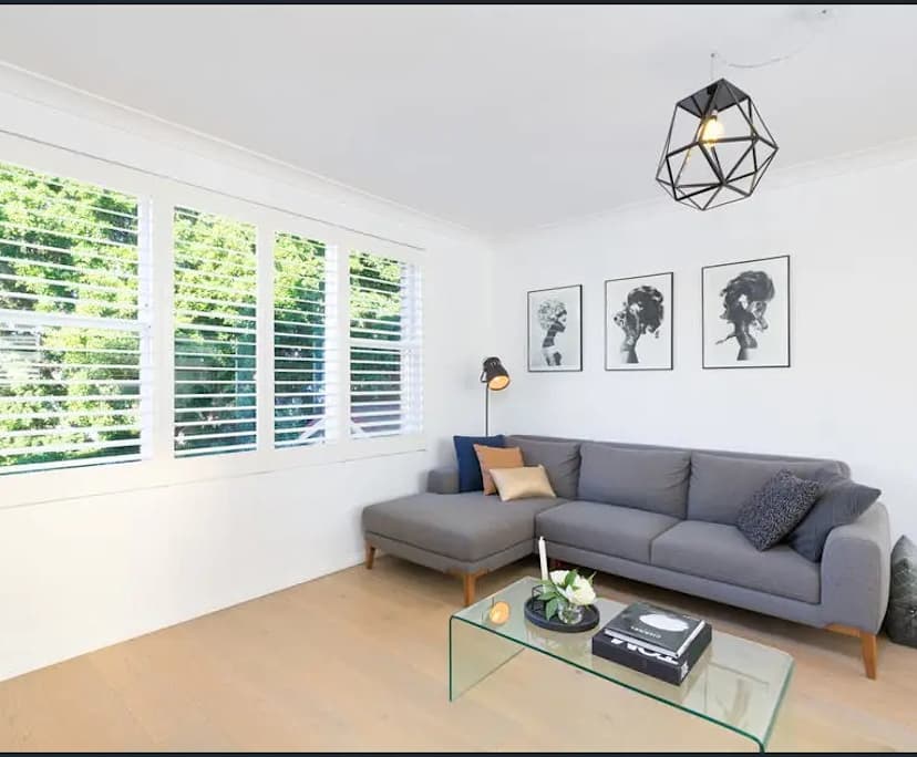 Furnished room in a flatshare