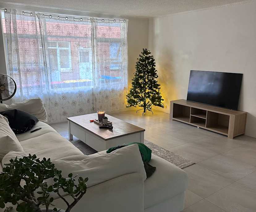 Unfurnished room with own bathroom