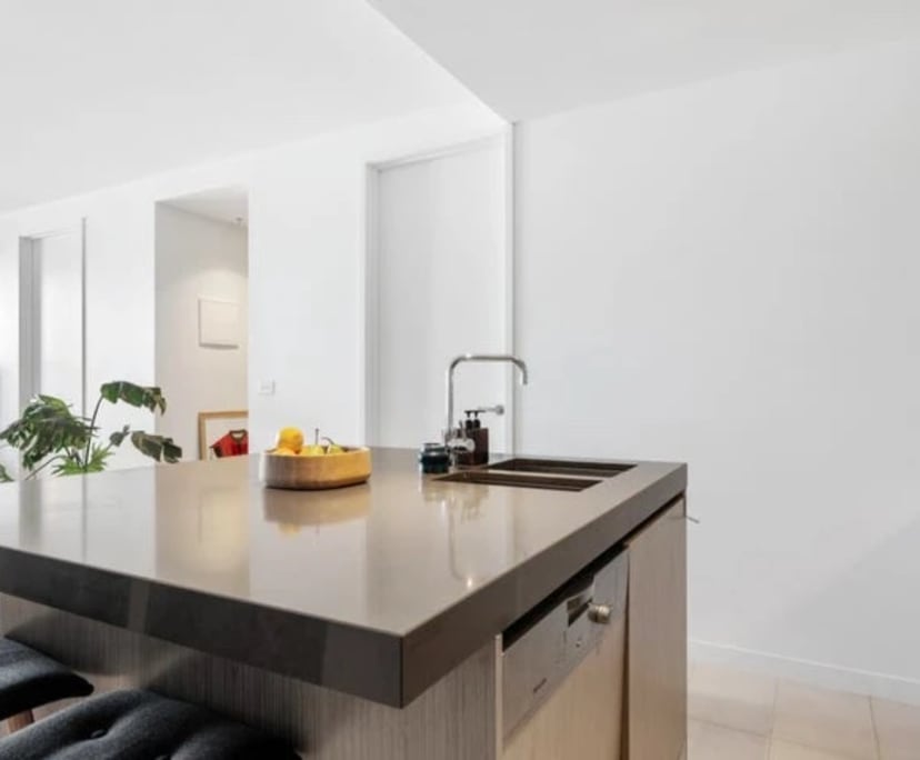 Furnished room with ensuite in a flatshare