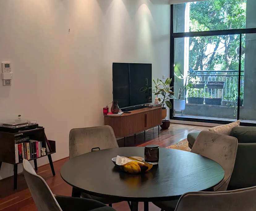Unfurnished room in a flatshare