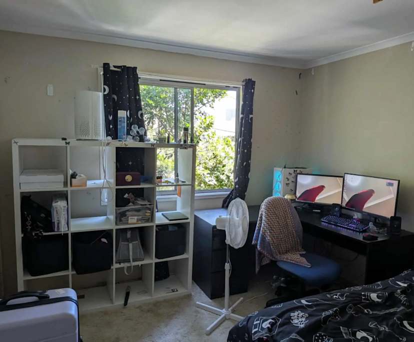 Room in a share house