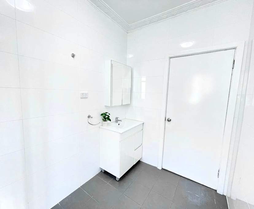 $900, Whole-property, 5 bathrooms, Fairfield East NSW 2165