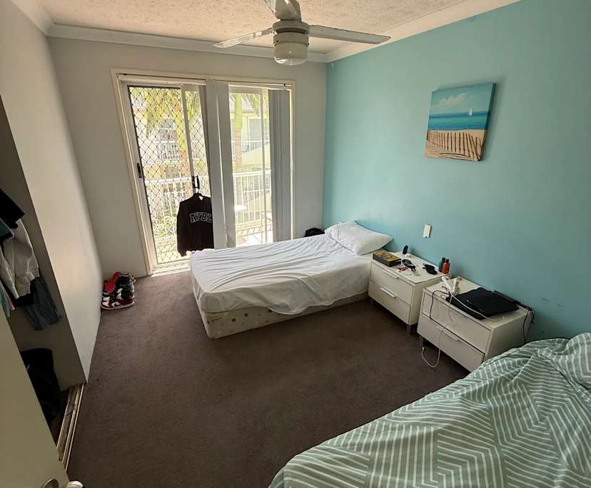 $280, Flatshare, 2 bathrooms, Surfers Paradise QLD 4217