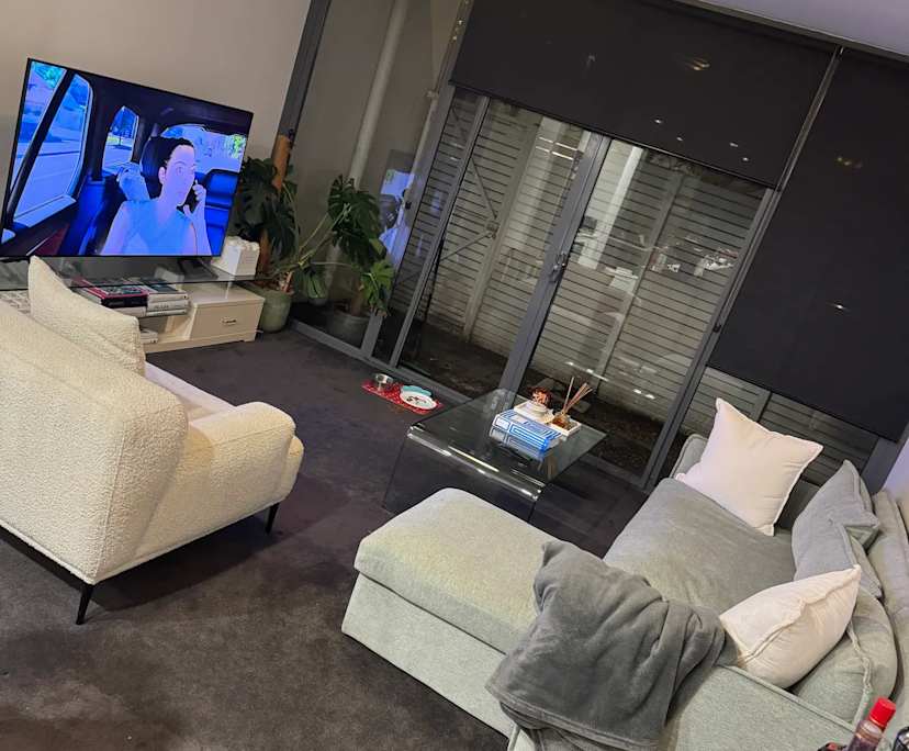 Unfurnished room with own bathroom