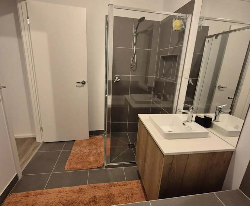 $300, Share-house, 2 rooms, Melton South VIC 3338, Melton South VIC 3338