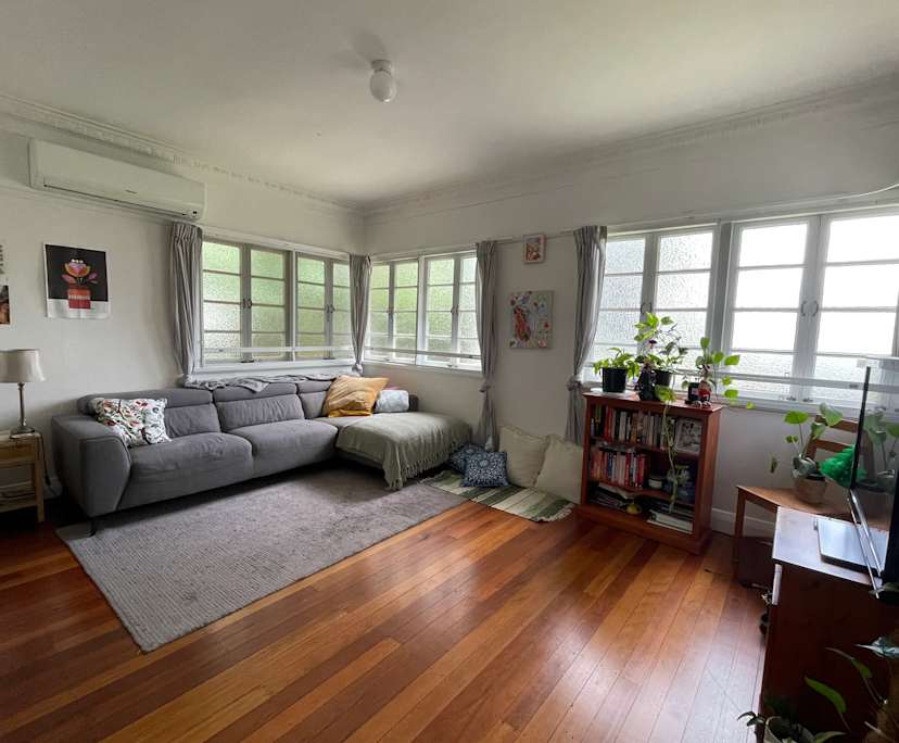 Room in a share house