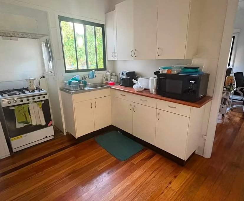 Room in a share house