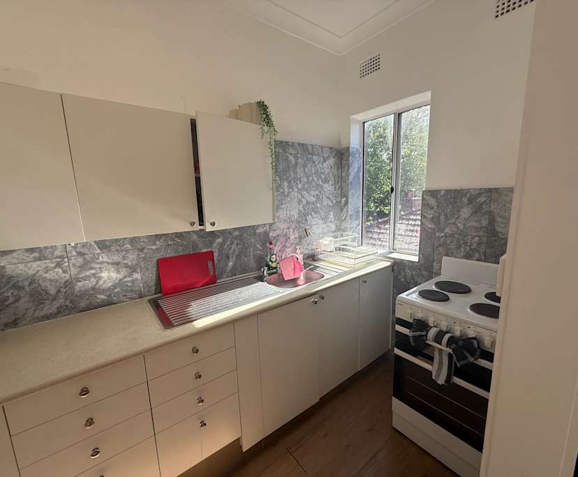 Furnished room in a flatshare