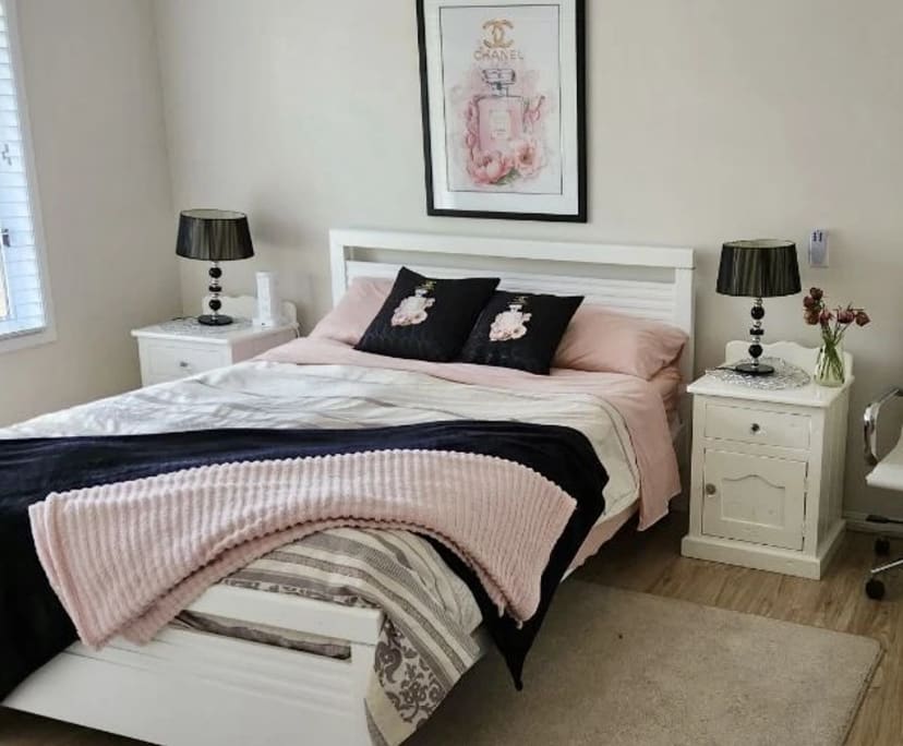 $295, Share-house, 3 bathrooms, Parkwood QLD 4214