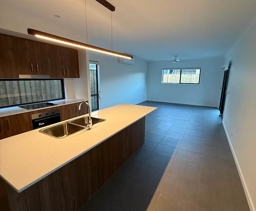 Unfurnished room in a share house