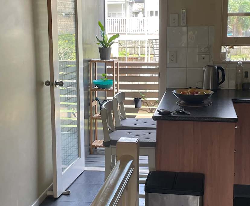 $320, Whole-property, 2 bathrooms, Toowong QLD 4066