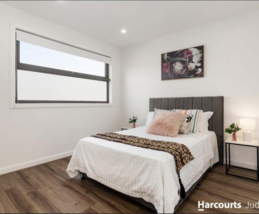 Furnished room with ensuite in a share house