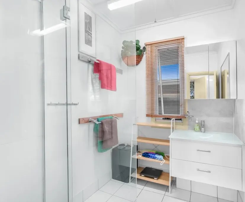 $270, Share-house, 3 bathrooms, Bungalow QLD 4870