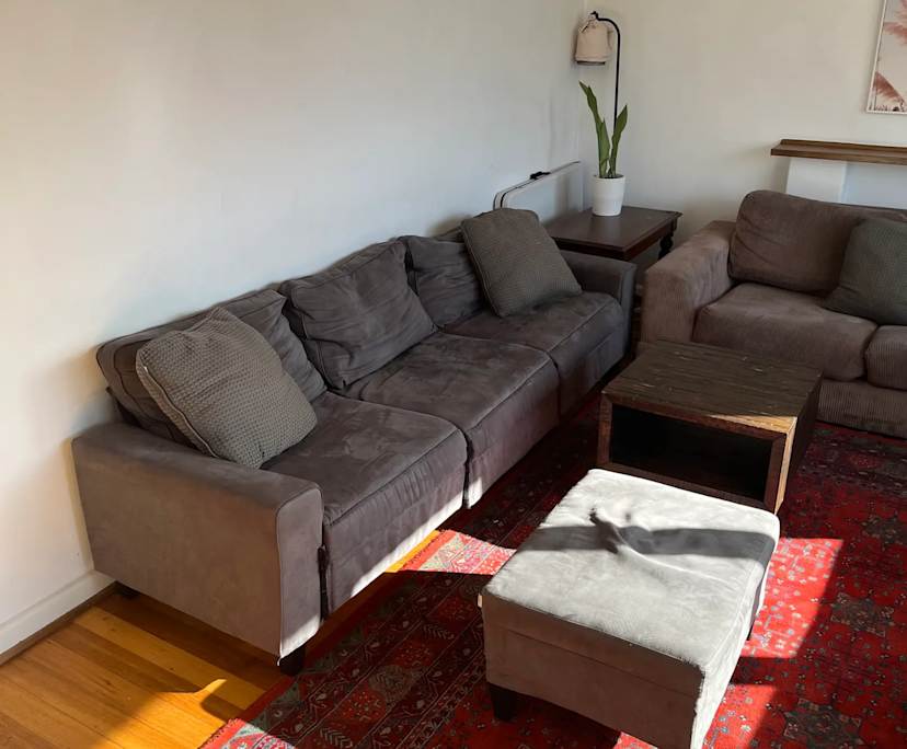 Furnished room in a flatshare