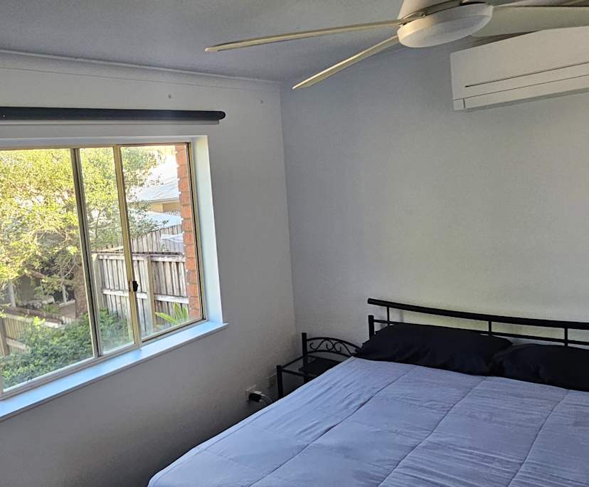 Furnished room with ensuite in a flatshare