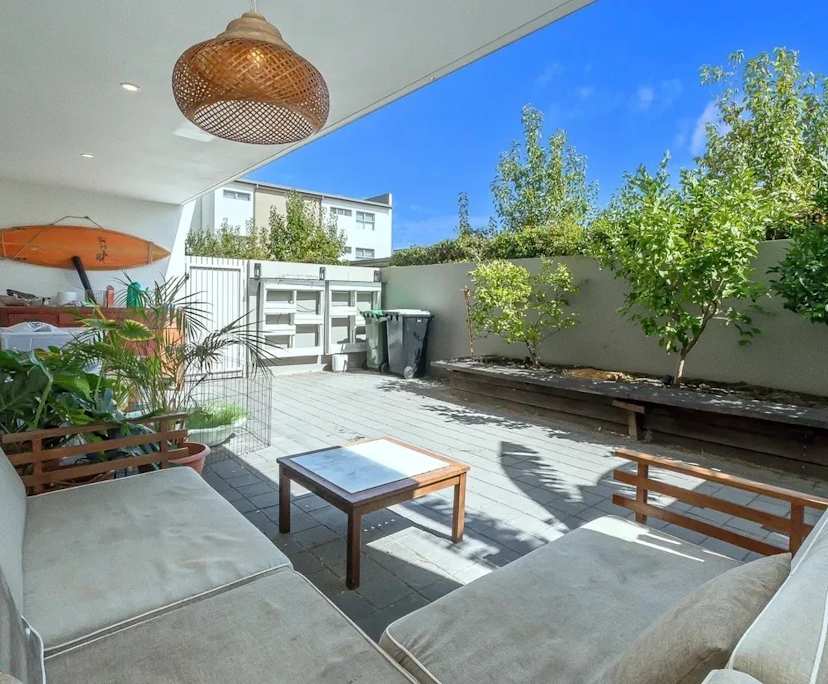 Whole property with 2 rooms for rent