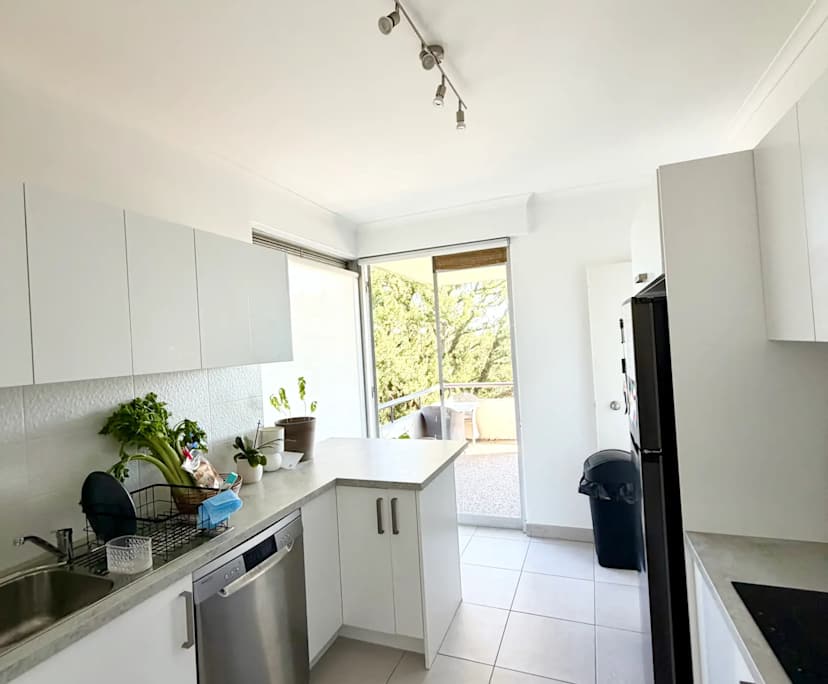 Furnished room with ensuite in a flatshare