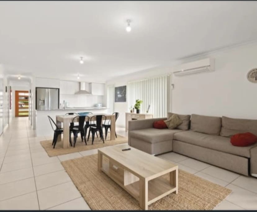 Room in a share house