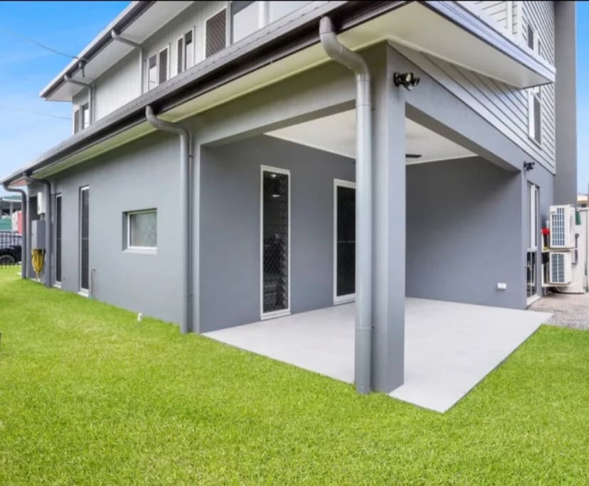 $350, Share-house, 4 bathrooms, Manoora QLD 4870