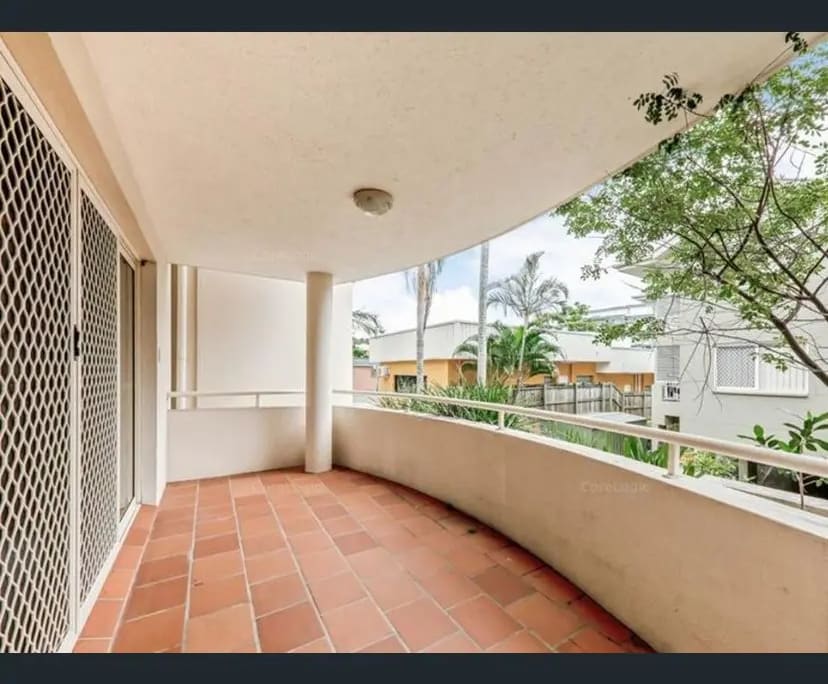 Room for Rent in Saint Lucia, Brisbane 175, Furni...