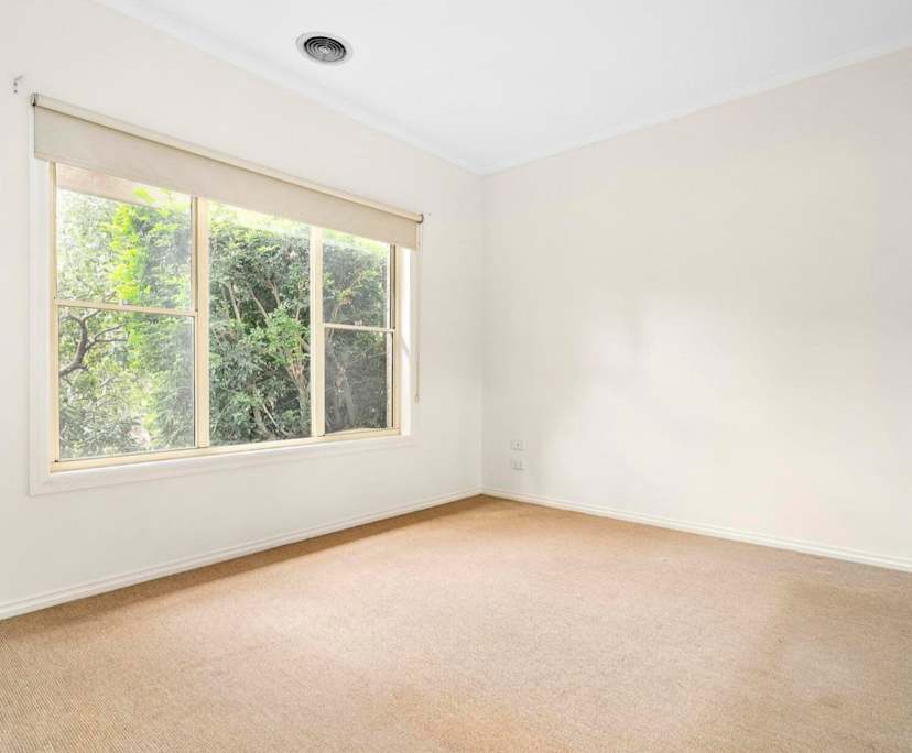 Whole property with 2 rooms for rent