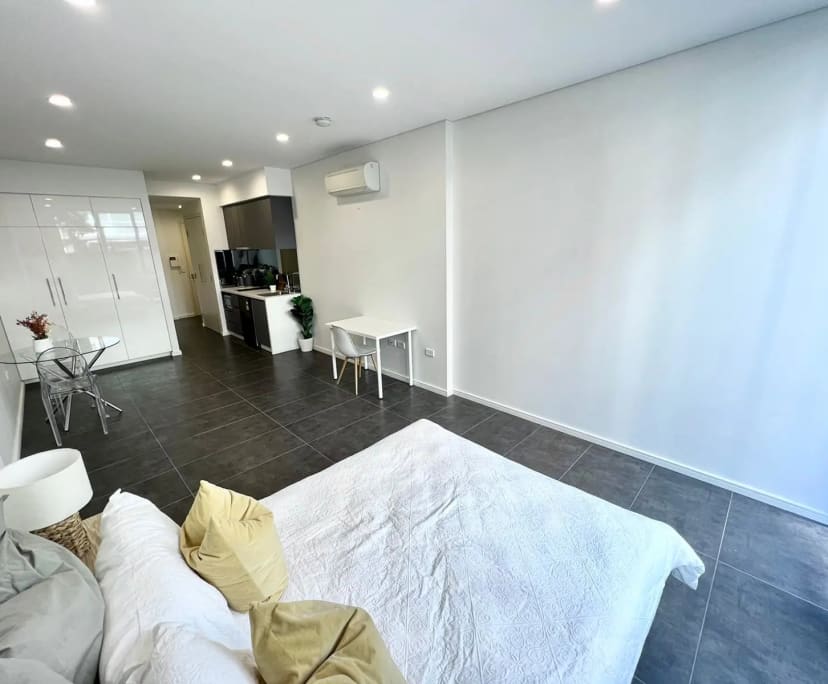 $595, Studio, 1 bathroom, Strathfield NSW 2135