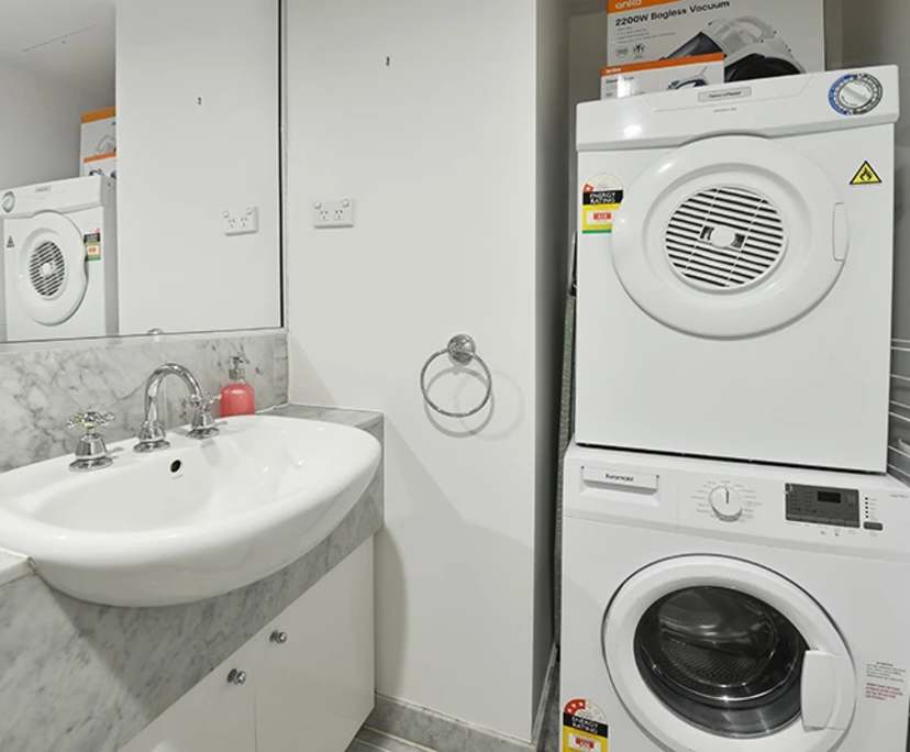 $1,450, Whole-property, 3 bathrooms, Melbourne VIC 3000