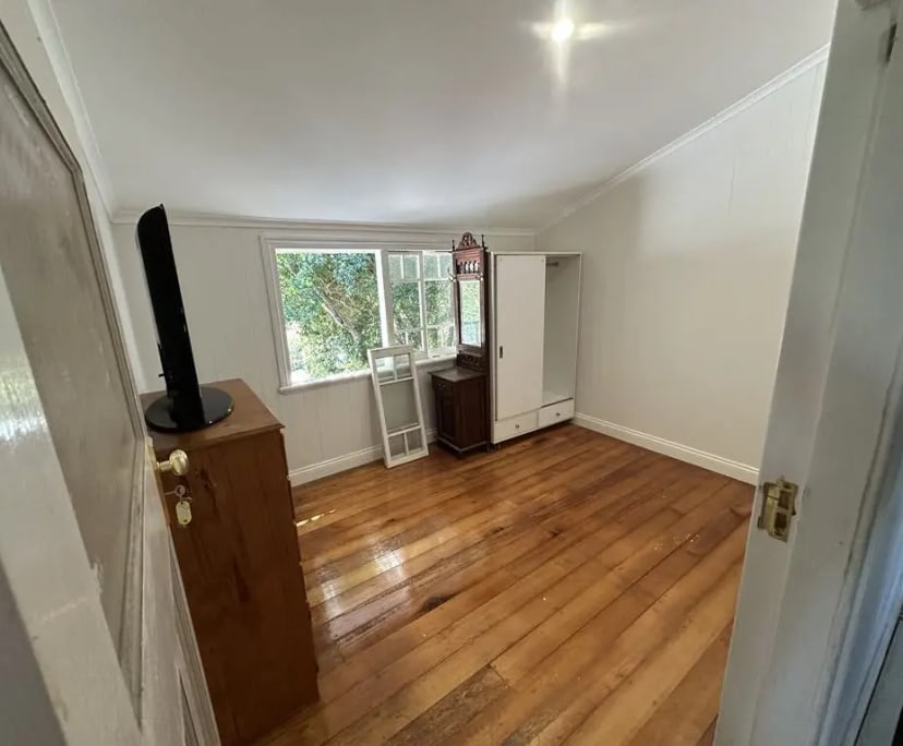 Room in a share house