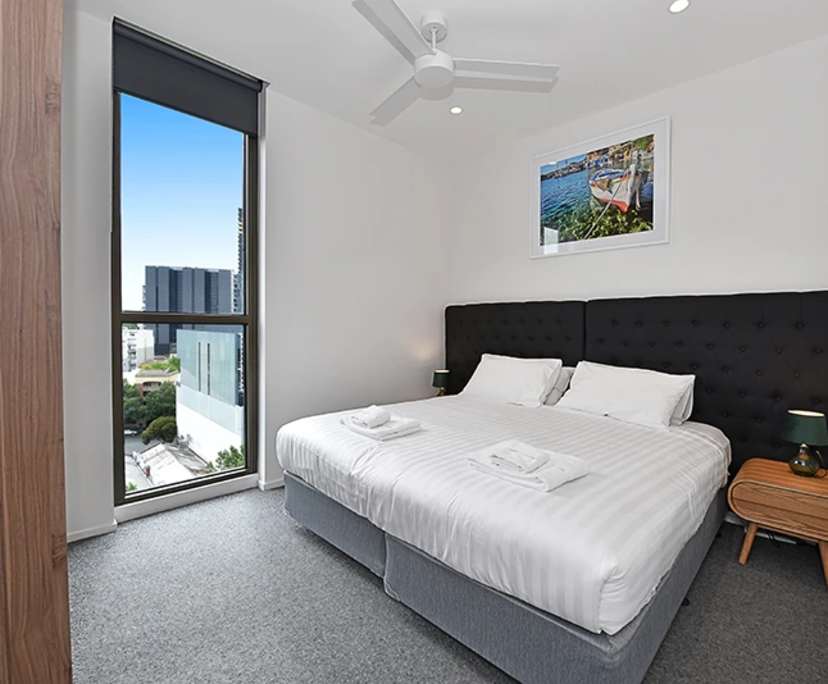 $1,050, Whole-property, 2 bathrooms, Melbourne VIC 3000