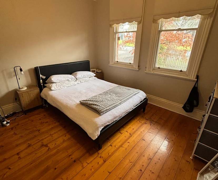 Room in a share house