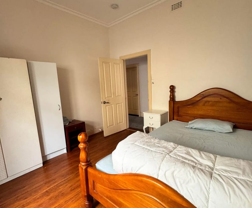 Room in a share house