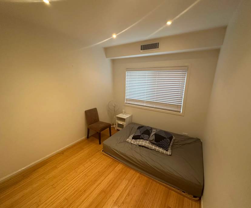 Room in a share house