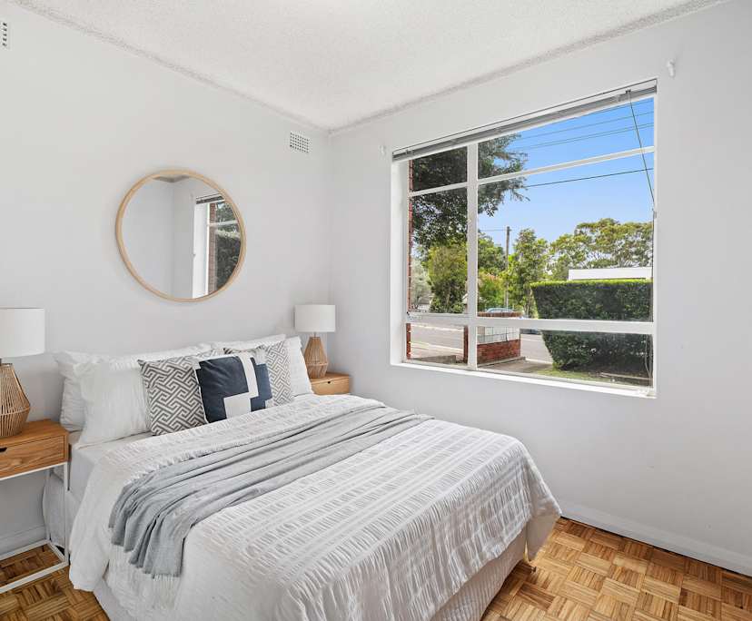 Furnished room in a flatshare