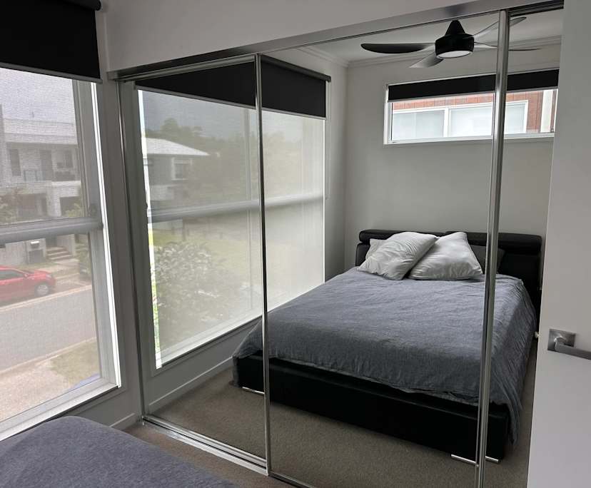 $300, Flatshare, 3 bathrooms, Robina QLD 4226