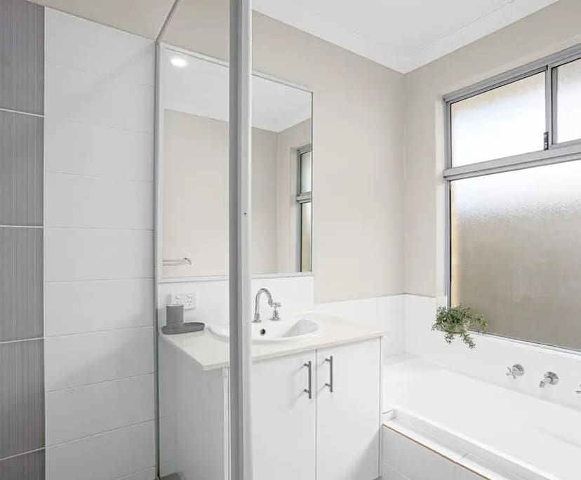 Furnished room with own bathroom