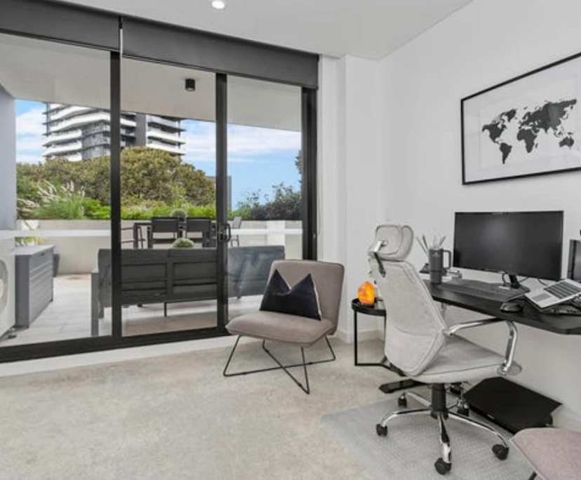 Unfurnished room with own bathroom