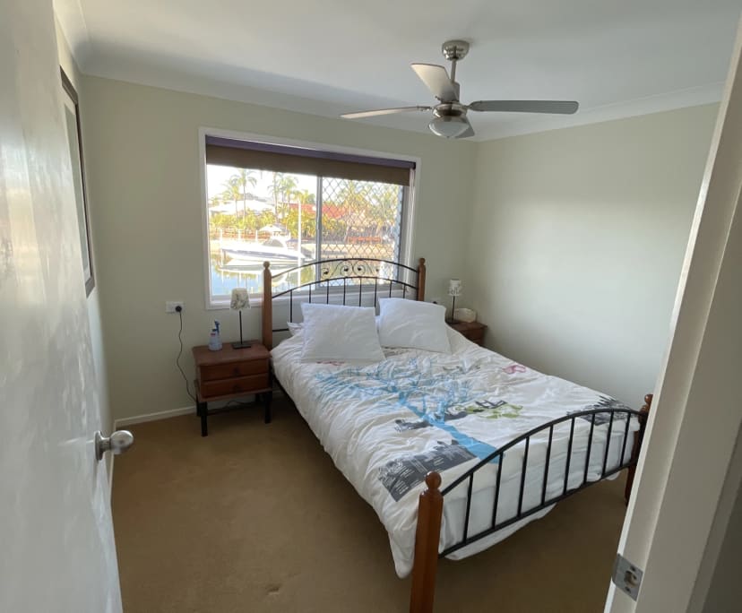 $300, Share-house, 4 bathrooms, Paradise Point QLD 4216