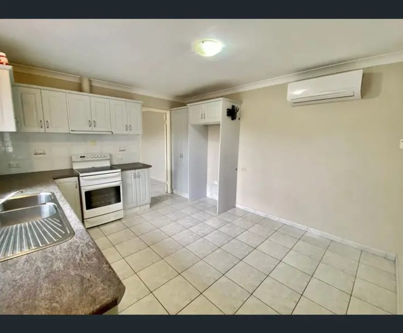 Granny Flat for Rent in Saint Marys, Sydney 350,