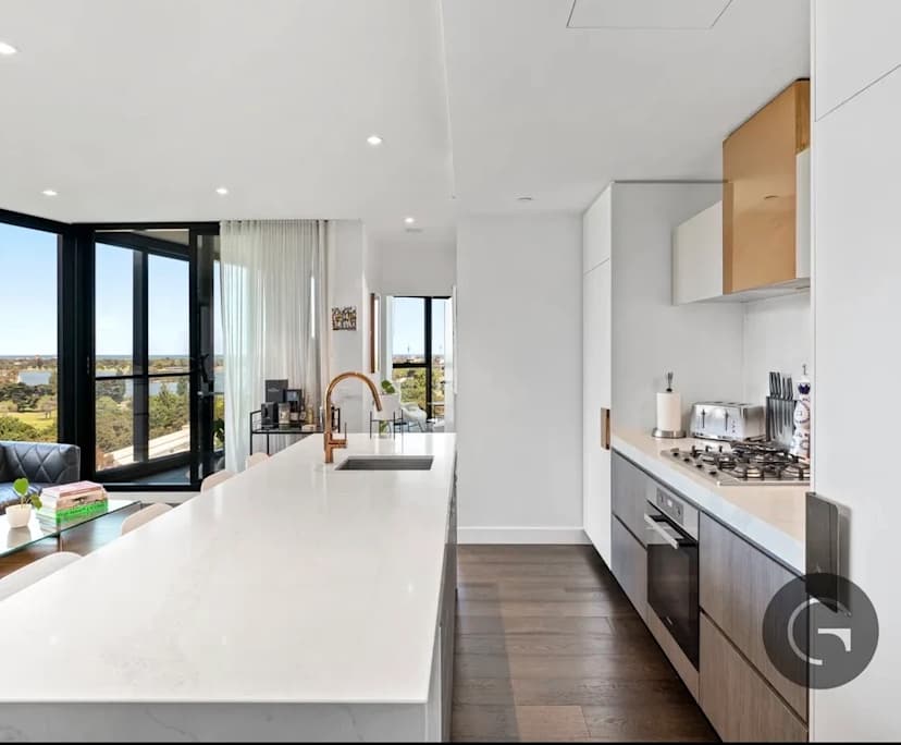 Unfurnished room with ensuite in a flatshare