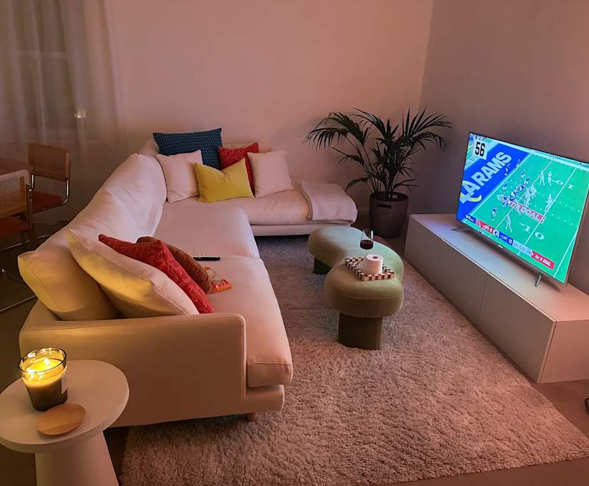 Furnished room in a flatshare