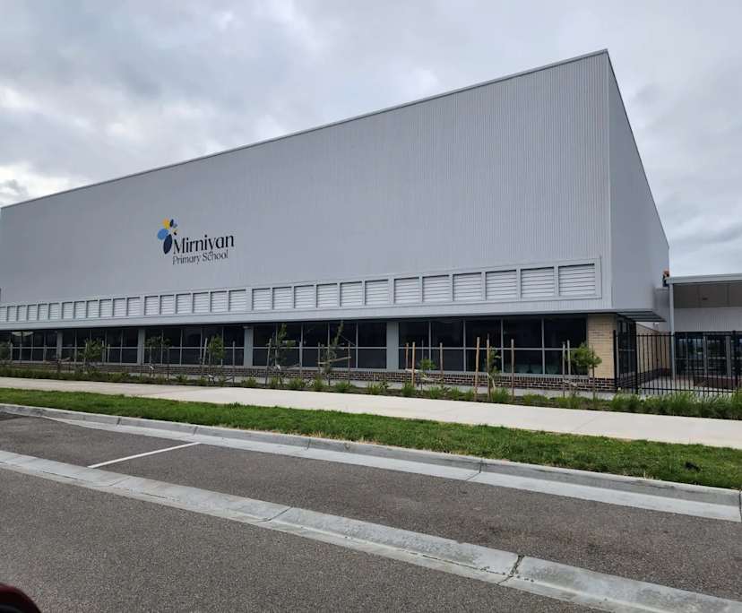 $240, Share-house, 3 bathrooms, Clyde North VIC 3978