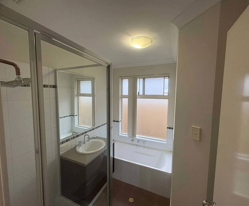 Room in a share house