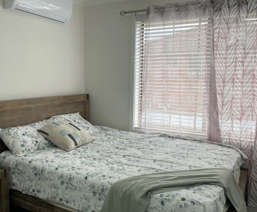 Furnished room with ensuite in a flatshare