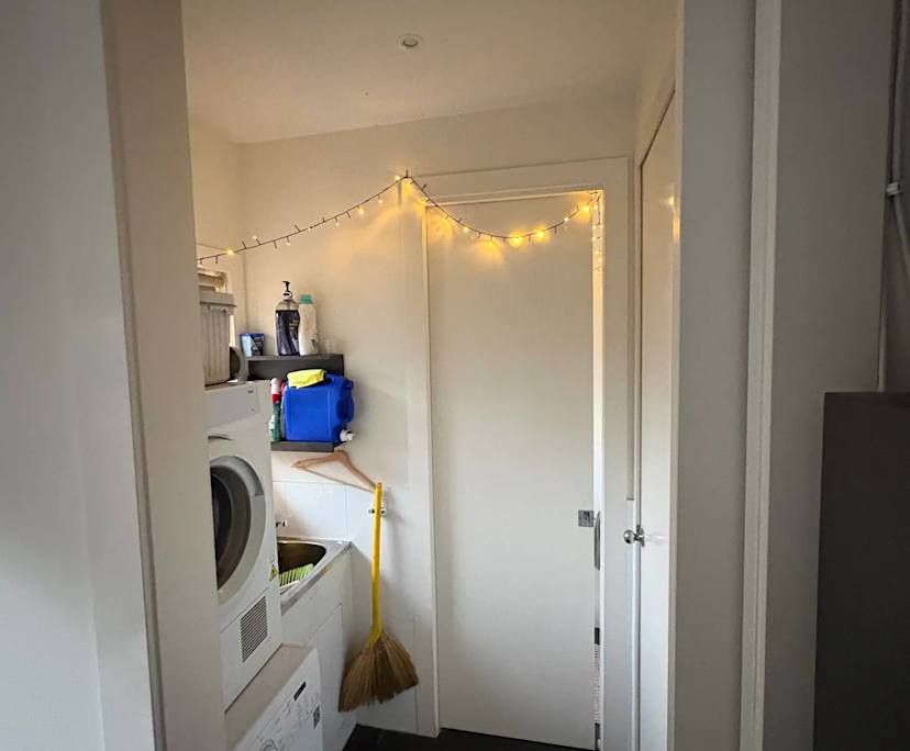 Room in a share house