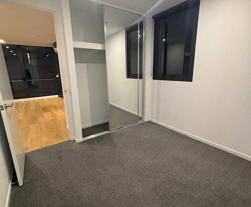 Unfurnished room with own bathroom