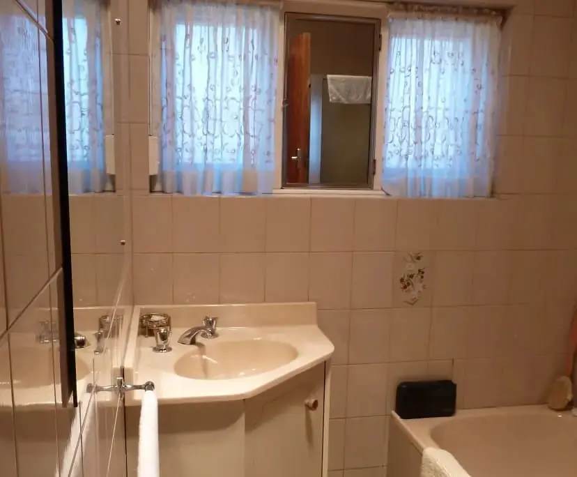 $225, Share-house, 4 bathrooms, Trinity Gardens SA 5068