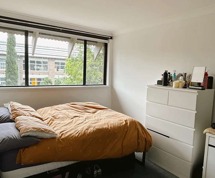 Room in a share house