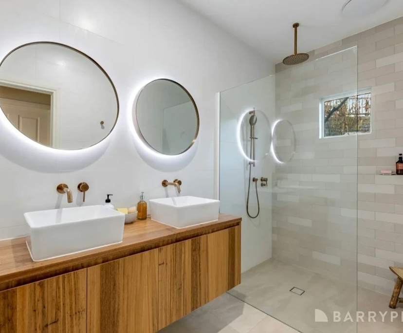Unfurnished room with own bathroom