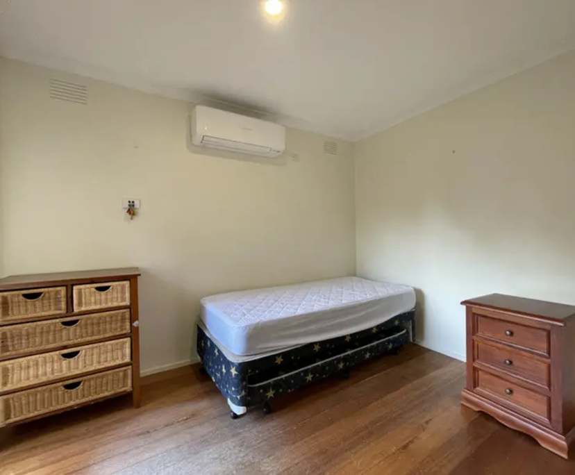 Room in a share house